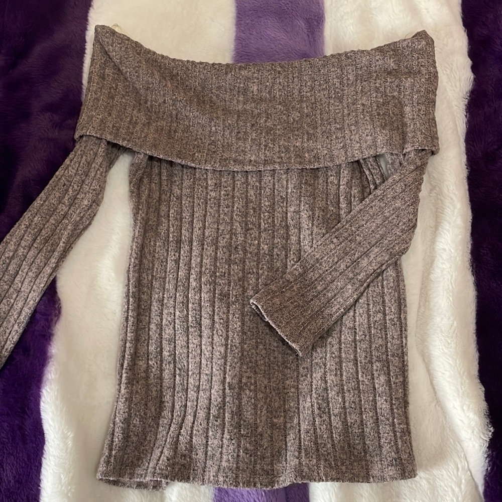 Off shoulder long Sleeve